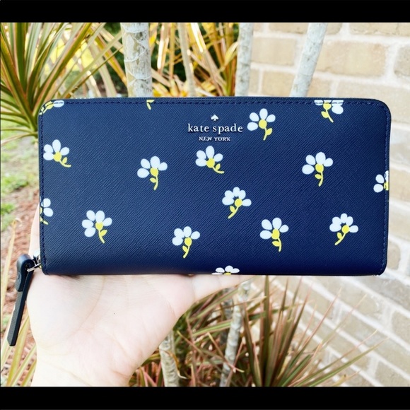 NWT Kate Spade Floral Large Zip-Around Wallet - Picture 2 of 5